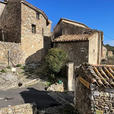Chez L'artiste Minerve