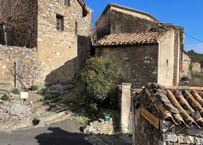 Chez L'artiste Minerve